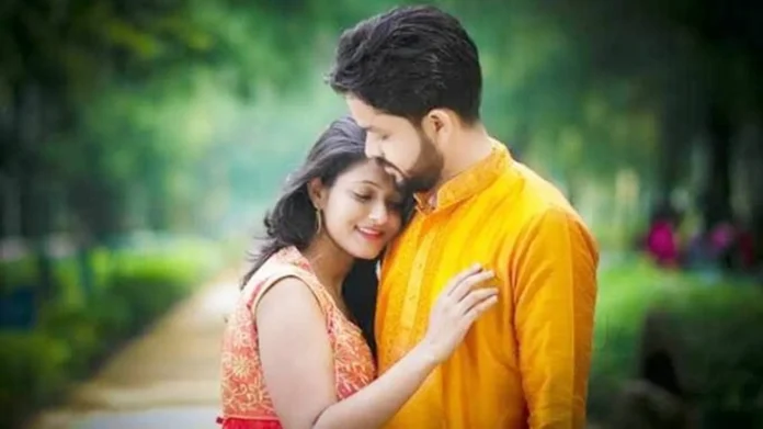 পুরুষের যেসব কথাগুলো দুর্বল হয়ে যায় মেয়েরা